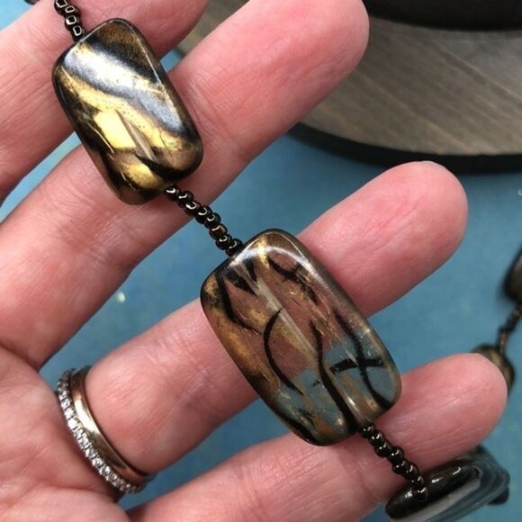 Fun statement necklace - Picture 3 of 5